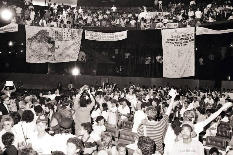 Crianças e adolescentes no plenário da Câmara dos Deputados, pedindo por mais direitos, na aprovação da do Eca (Estatudo da Criança e do Adolescente), em 1989, em Brasília
